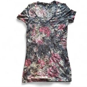 BKE Pink and Gray Lace V-Neck floral Top